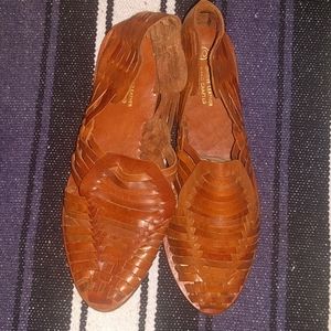 Handcrafted genuine leather Indian sandals